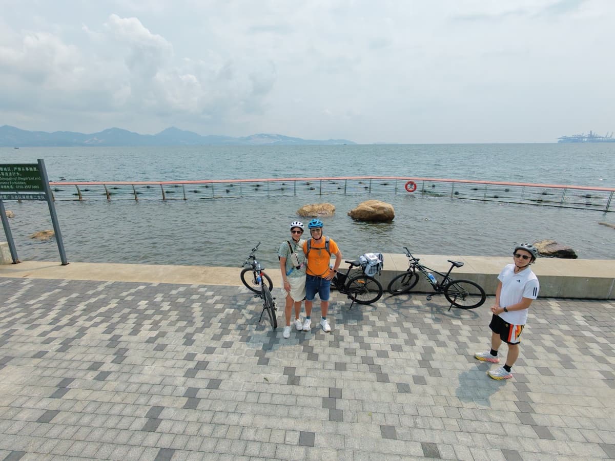 Shenzhen Tech Experience + Coastal Bike Tour - Photo 2