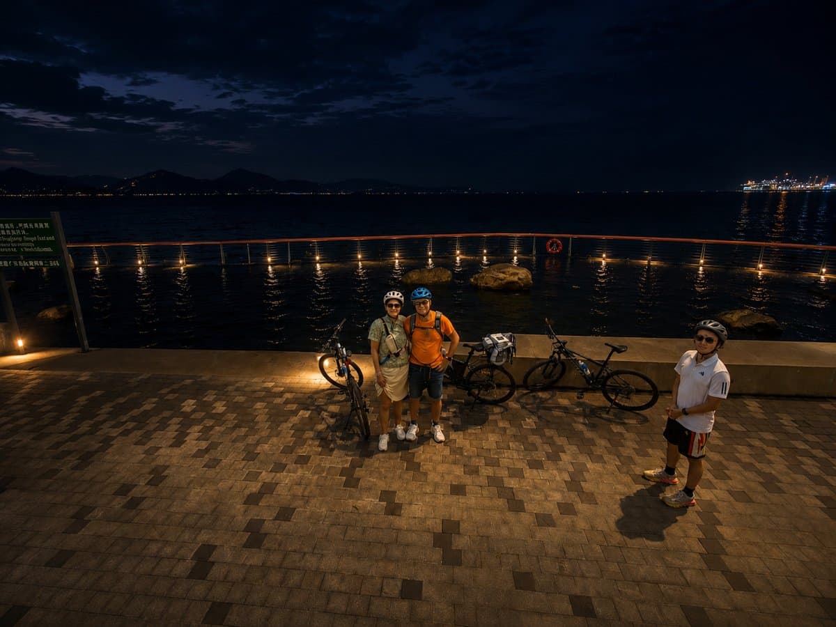 Shenzhen Guided Bike Tour: Cycling at Night From City to Sea - Photo 5